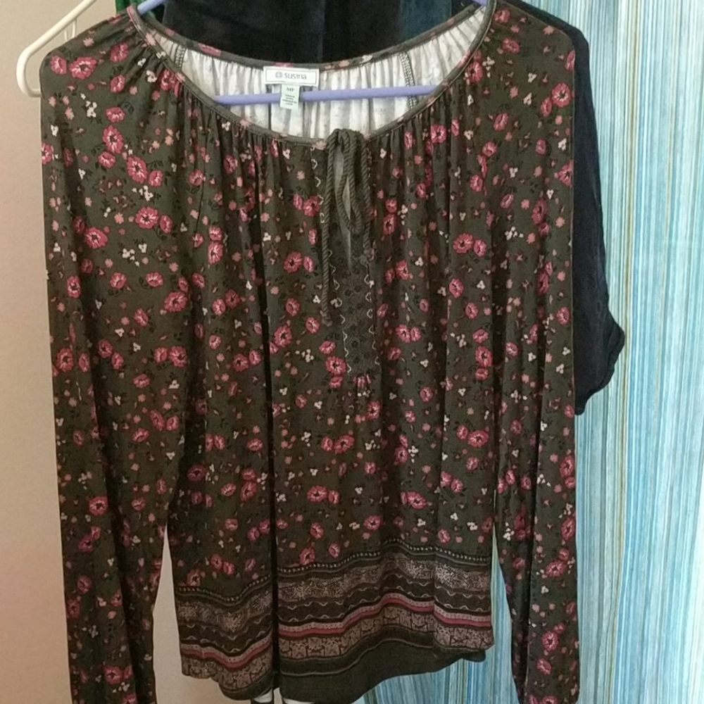 Susina floral pheasant top with border detail